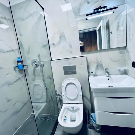 דירה Comfy In Center טיראנה