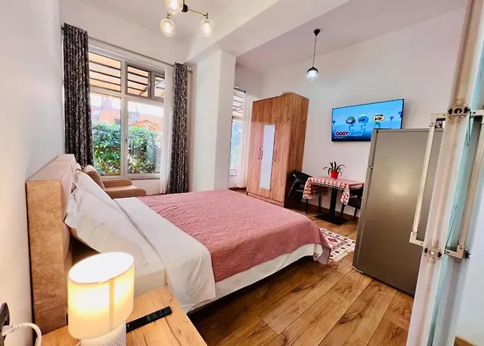 Comfy In Center Apartment *